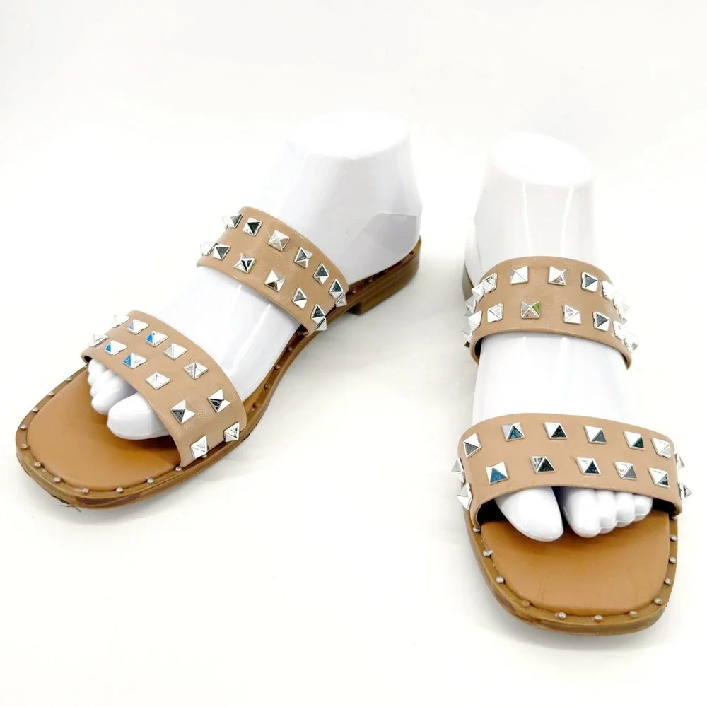 Steve Madden Studded Slide Sandals Womens 9 Tan Pyramid Stud Flat Edgy Retro